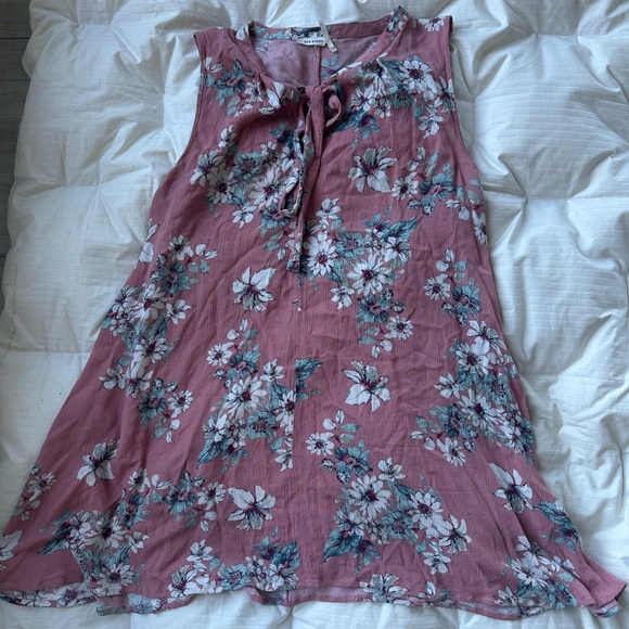 Blu Pepper Dresses & Skirts - Blu Pepper High neck pink floral dress